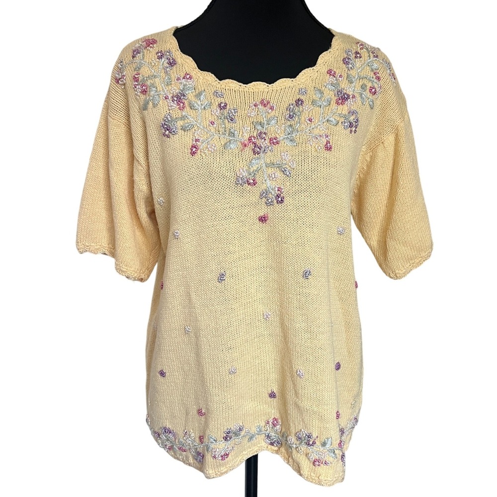 Yarnworks Sz M Yellow Floral‎ Embroidered Knit Top Short Sleeve Scalloped Neck